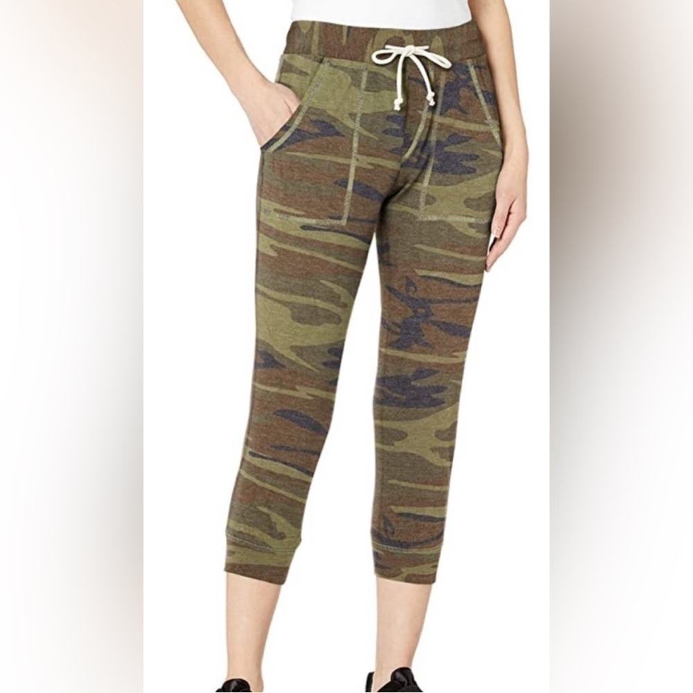 Alternative Camouflage Jogger Pants With White Drawstring Size Large